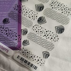 Jamberry New Celeb Status clear & black full sheet nail wraps